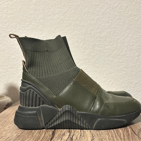 Kiss Moon Women’s Green Slip-On Shoes - Picture 4 of 6